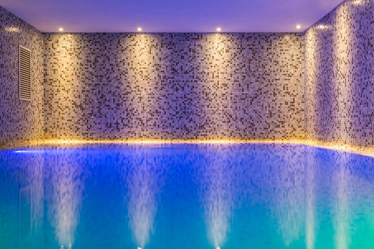 Apartaments Suites Ambassador Caorle Bagian luar foto