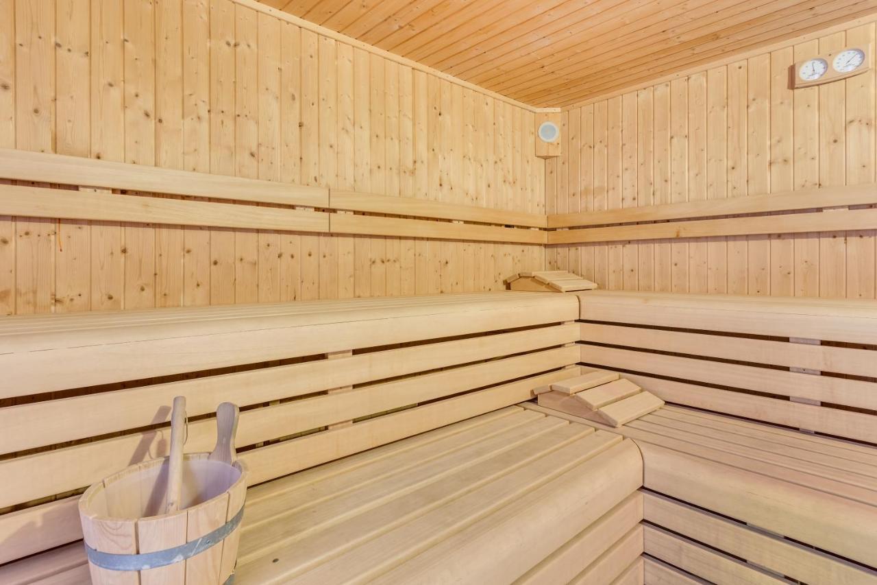 Apartaments Suites Ambassador Caorle Bagian luar foto